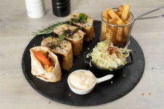 Meniu Lipie Arăbească vită, curcan și pui la farfurie (500g)