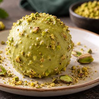 PISTACHIO CAKE