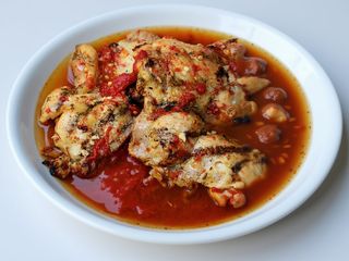 Saramura din pulpe de pui