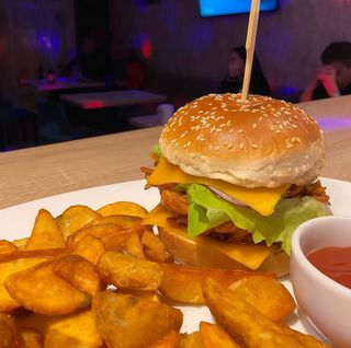 Meniu burger Pulled Pork 