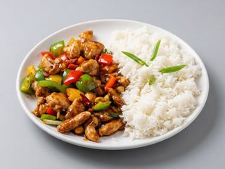 Pui Kung Pao cu orez
