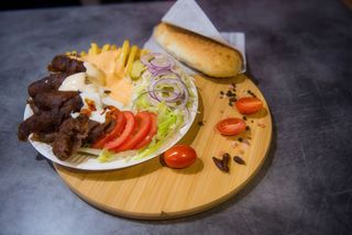 Kebab vită-curcan / Farfurie
