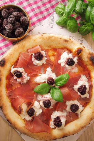 Pizza Burrata con Parma