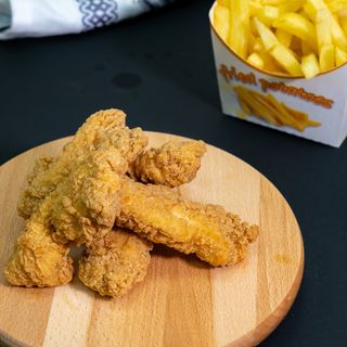 Crispy strips mega deal 15 buc + 2 portii cartofi prajiti