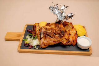 1/2 Pui la jar cu mamaliguta si mujdei