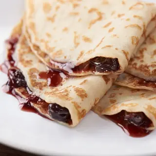Clatite cu dulceata