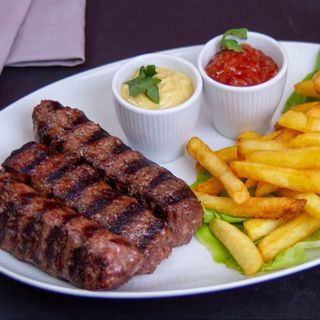 Platou mici (3 mici+cartofi+mustar)'