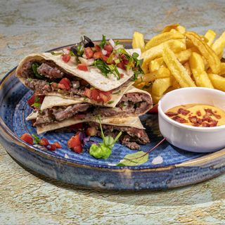 Quesadilla Adane cu garnitura la alegere