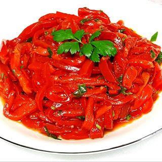 Salată de ardei copți