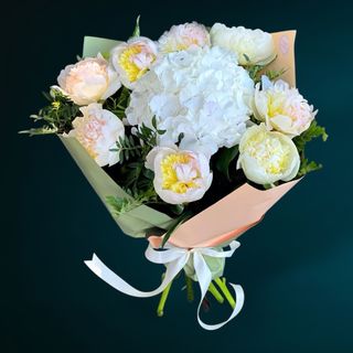 Buchet Bujori si Hortensie Alba