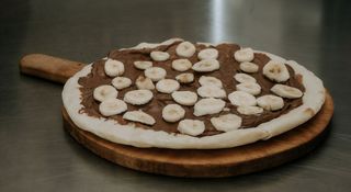 Pizza cu ciocolata si banane