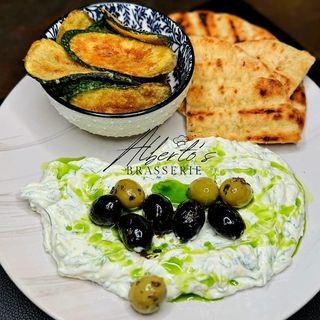 Tzaziki cu dovlecel pane 450g