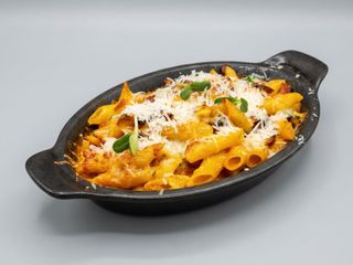 Penne  gratinate și sos roze 400g