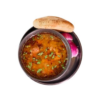 Ciorbă De Fasole Cu Cârnaț Tărănesc Afumat