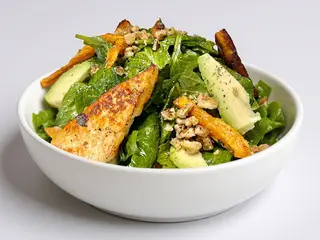 Salata cu spanac si halloumi 250g