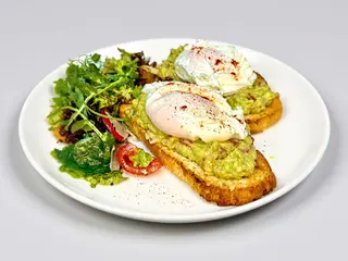 Oua posate cu guacamole 400g