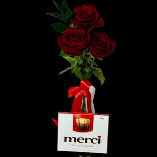 Trandafiri rosii cu ciocolata Merci
