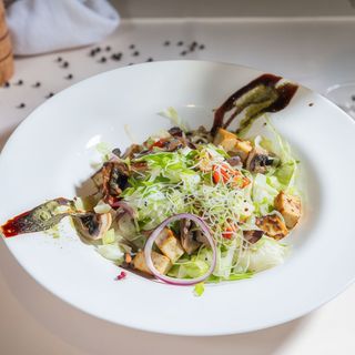 Salata vegana cu tofu