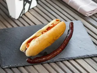 Hot dog cu carnat