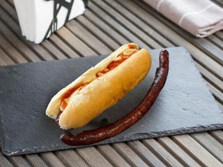Hot dog cu carnat