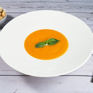 Supă cremă de legume cu crutoane