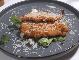 2x Snitel de Porc (al 2-lea la 50% reducere)