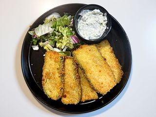 Zucchini Pane cu Tzatziki