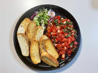 Bruschette cu Rosii
