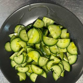 Salata de castraveti cu marar si smantana