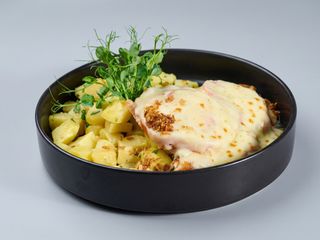 Steak de Pui cu Sunca si Cascaval