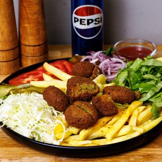 Meniu falafel + băutură gratis