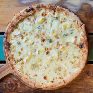 Pizza Quattro Formaggi 