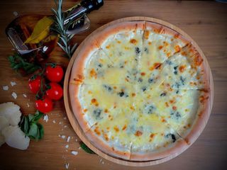 Pizza Quattro formaggi