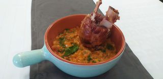 Fasole cu ciolan afumat