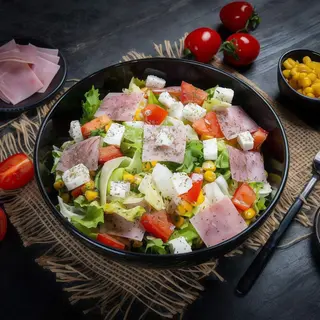 Salata Domino's