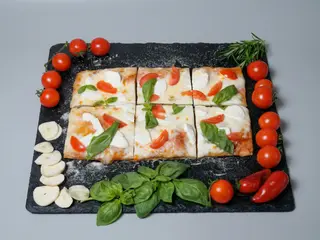 Pizza margherita burrata 30x20cm