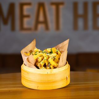 Cartofi prajiti cu usturoi patrunjel si parmezan