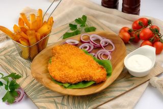 Meniu șnițel de pui, ambalaj inclus