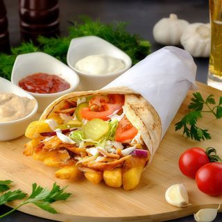 MENIU SHAORMA MARE DE PUI 500 G + CARTOFI PRAJITI 100 G