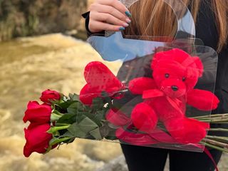 Teddy bear and roses