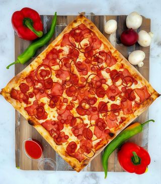 Pizza Sarbeasca  60x40 cm