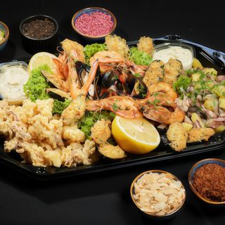 Platou cu fructe de mare