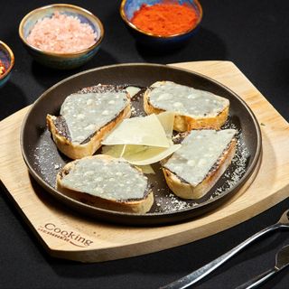 Bruschete cu Grana Padano si Trufe