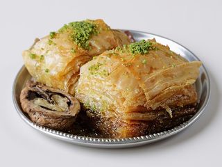 BAKLAVA NUCA