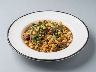 Tocanita de vita cu garnitura