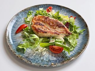 Piept de pui umplut cu rosii uscate si mozzarella