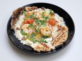 Creveti in sos de vin si piure de carfofi cu trufe