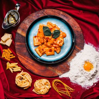 Pacchere salsicia, nuci si rosii 470g