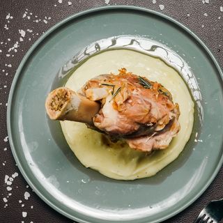 Ciolan de Porc cu piure 850g