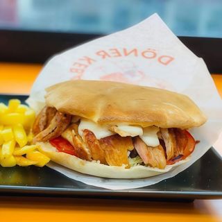 BIG Doner kebap pui + cartofi prajiti